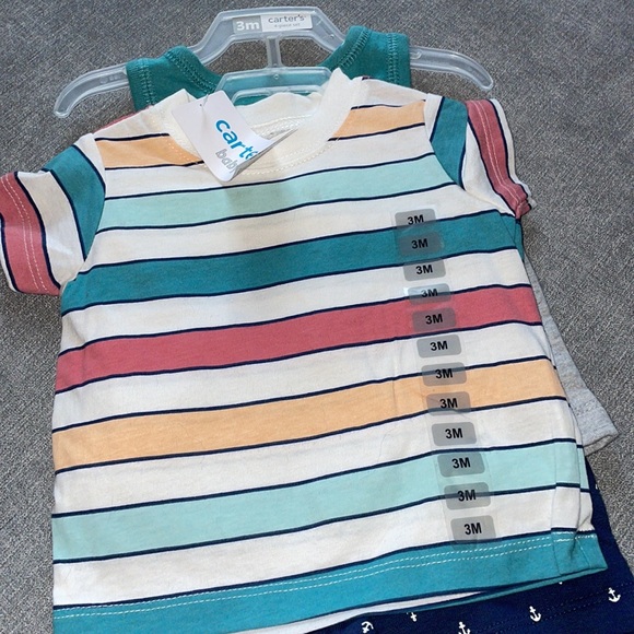 Carter’s 4 Piece Set Infant - Picture 3 of 5